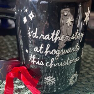 NWT Rae Dunn Harry Potter “I’d rather stay at Hogwarts” mug with Festive Design.